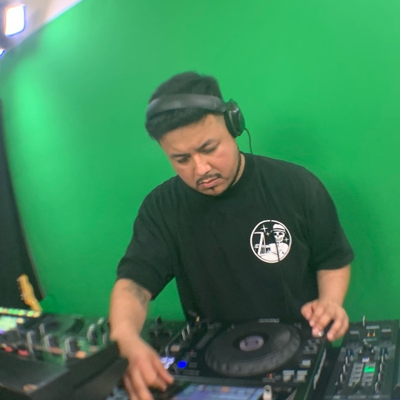 Meet your Posher, Daniel - Picture 2 of 4